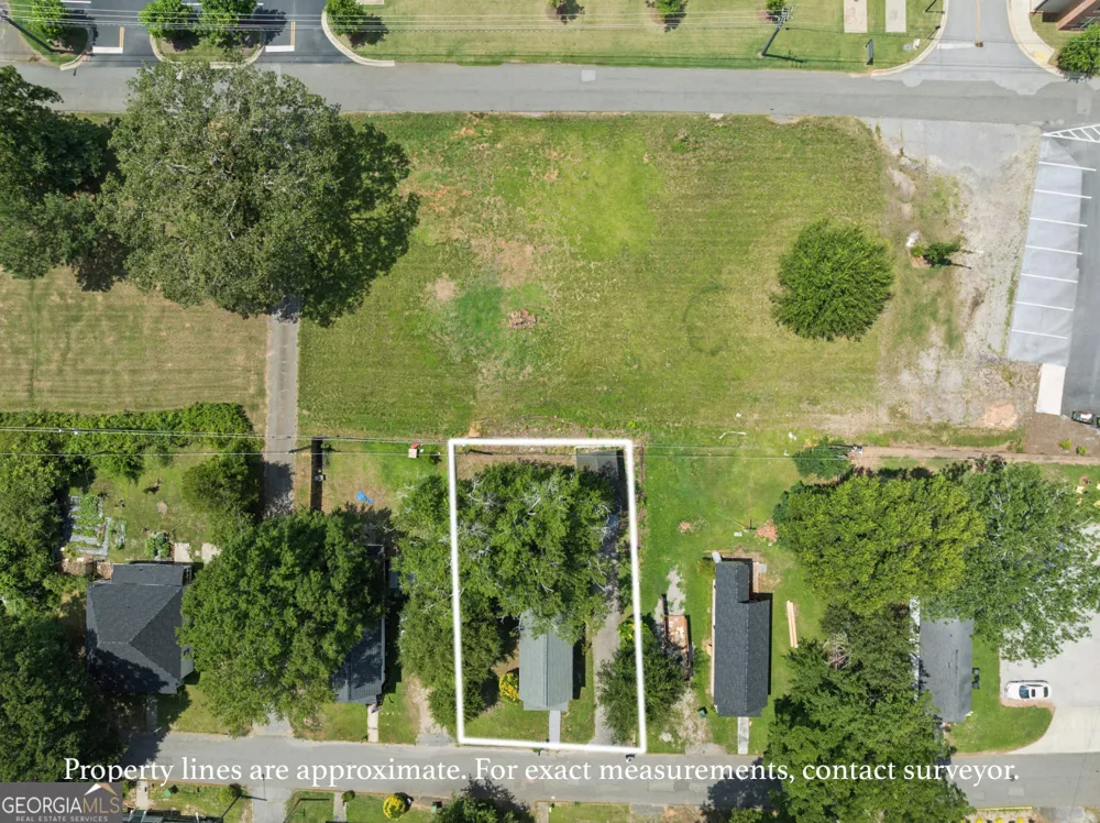 108 3rd ST Monroe, GA 30655