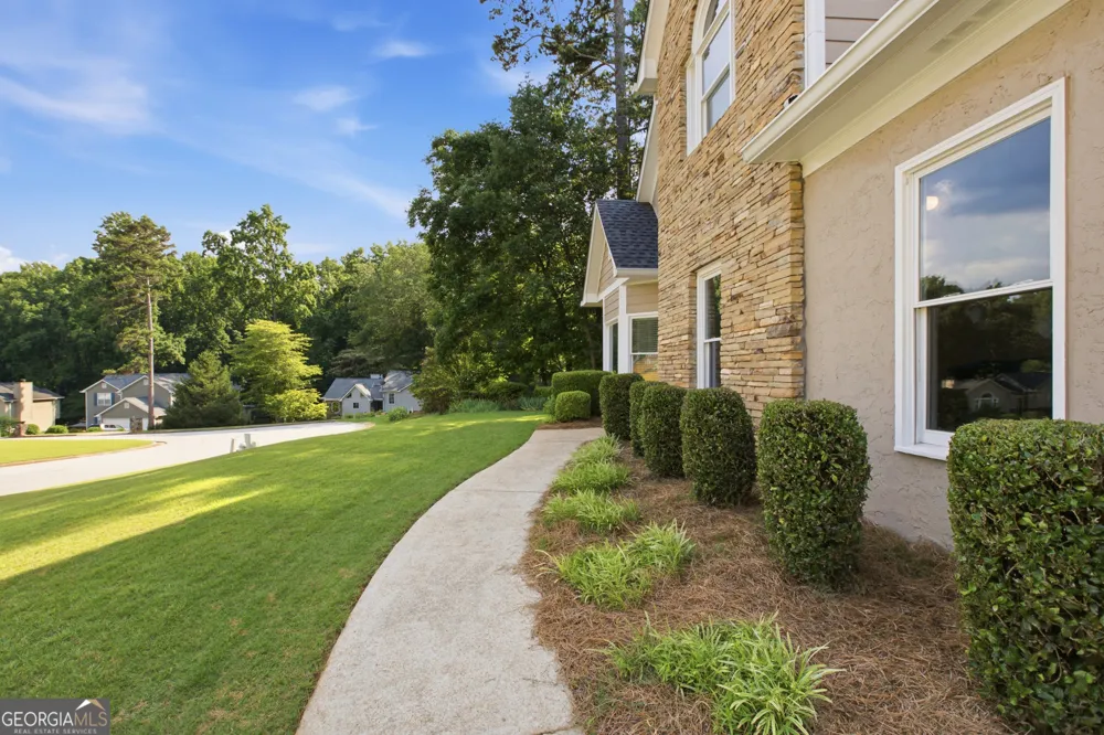 2084 York River WAY Suwanee, GA 30024