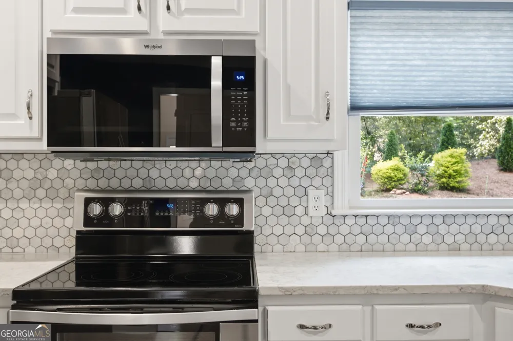 2084 York River WAY Suwanee, GA 30024