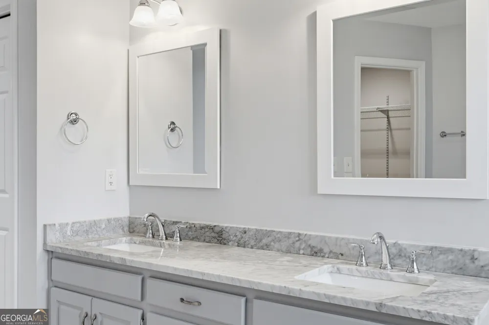 2084 York River WAY Suwanee, GA 30024