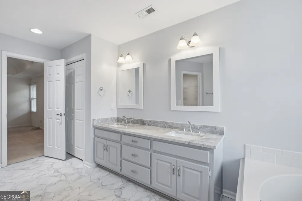 2084 York River WAY Suwanee, GA 30024