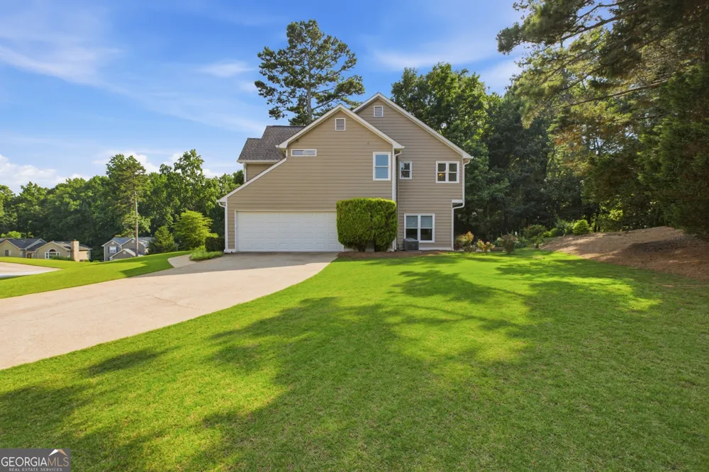 2084 York River WAY Suwanee, GA 30024