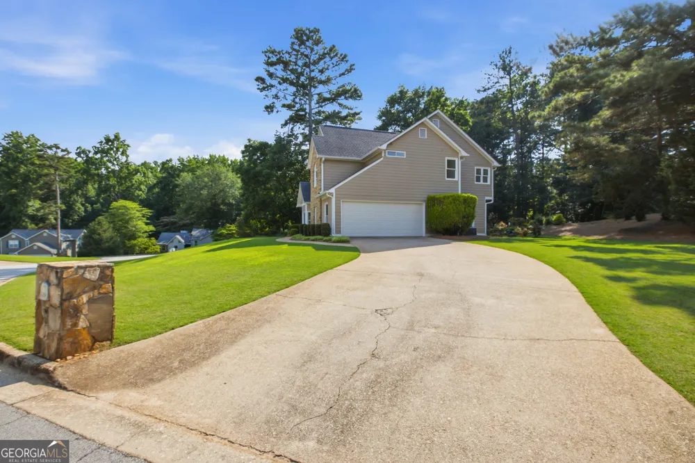 2084 York River WAY Suwanee, GA 30024