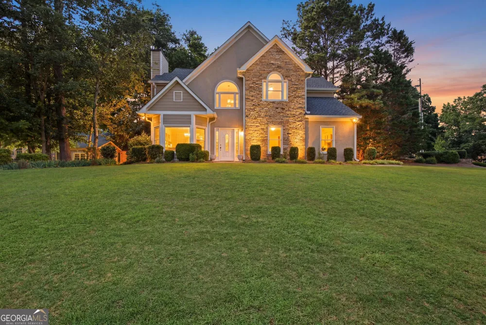 2084 York River WAY Suwanee, GA 30024
