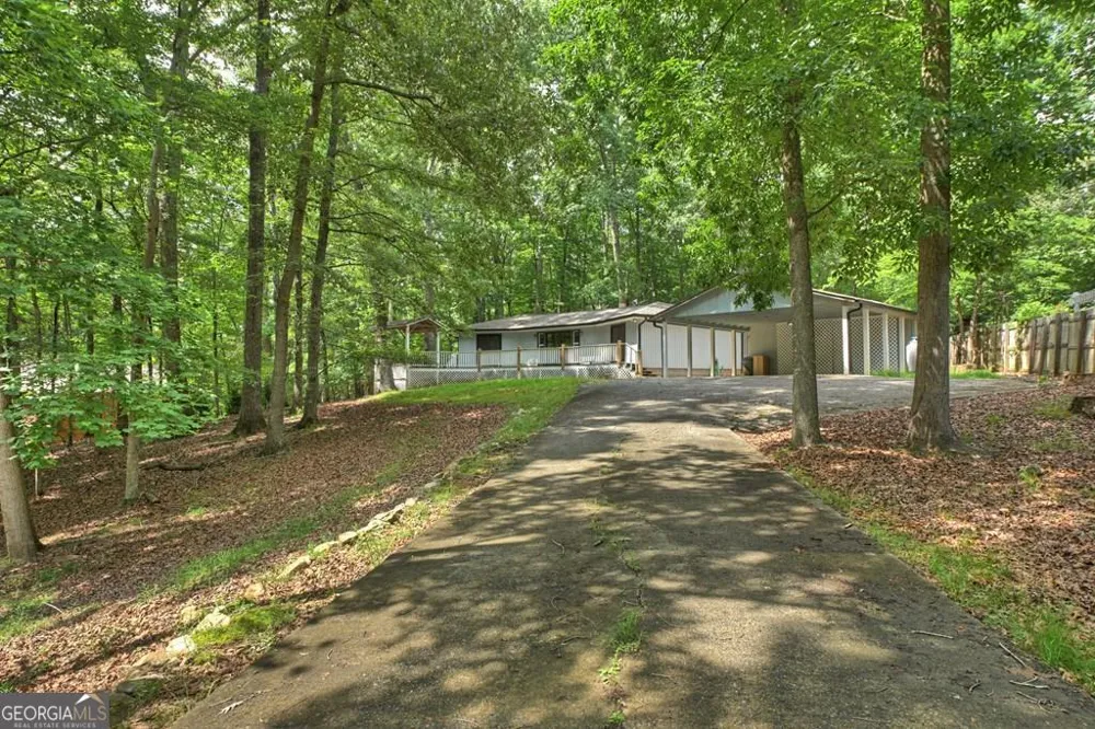 1076 Riverview DR Ellijay, GA 30540