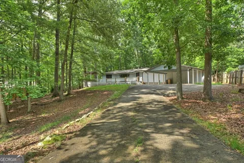 1076 Riverview DR