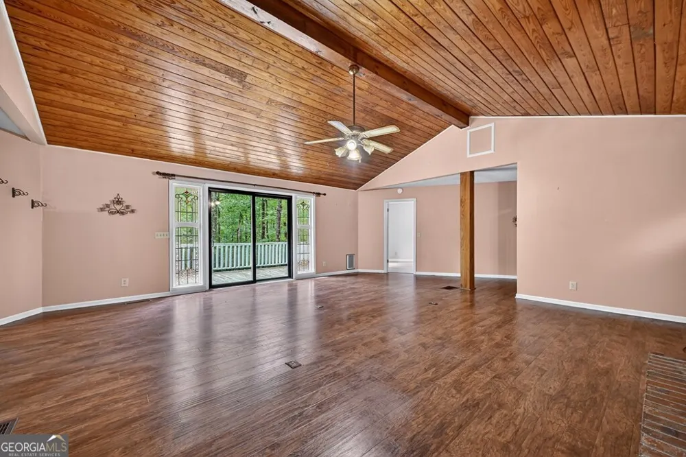 1076 Riverview DR Ellijay, GA 30540