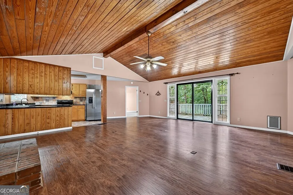 1076 Riverview DR Ellijay, GA 30540