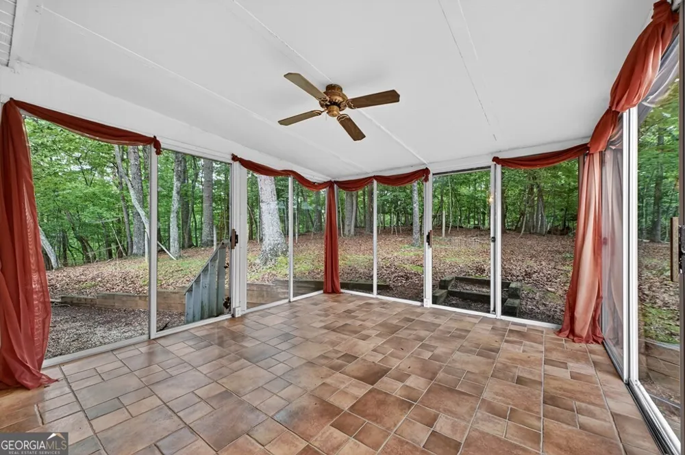 1076 Riverview DR Ellijay, GA 30540