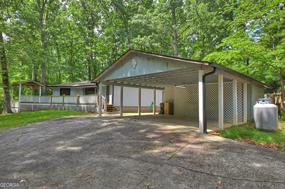 1076 Riverview DR Ellijay, GA 30540