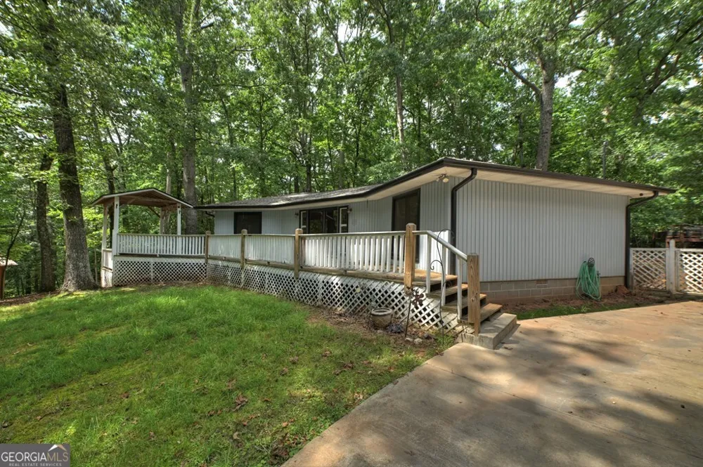 1076 Riverview DR Ellijay, GA 30540