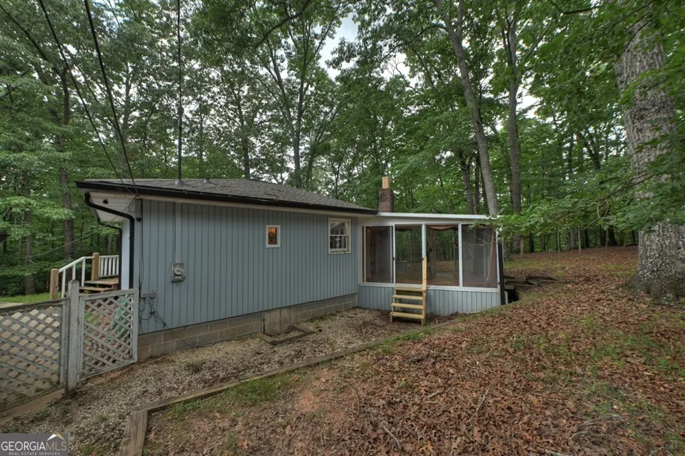 1076 Riverview DR Ellijay, GA 30540