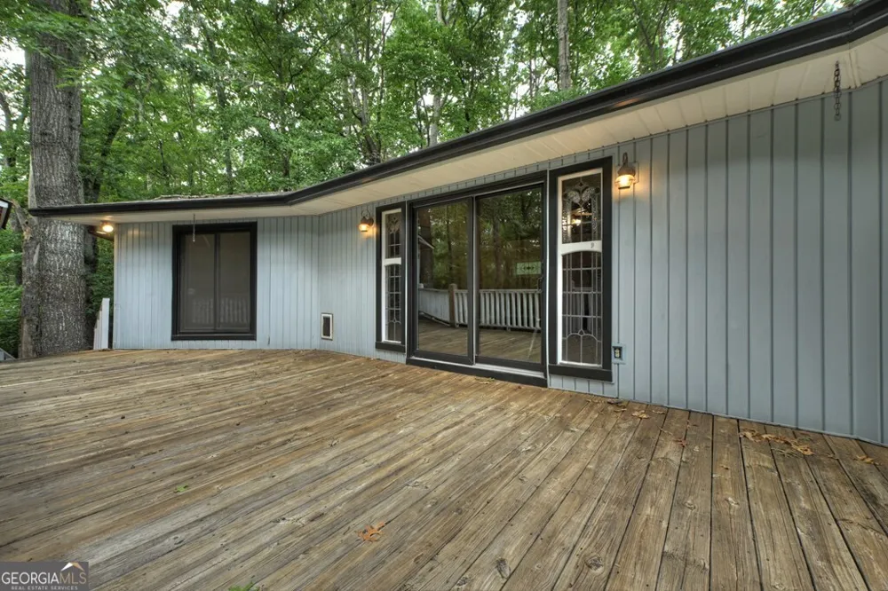 1076 Riverview DR Ellijay, GA 30540