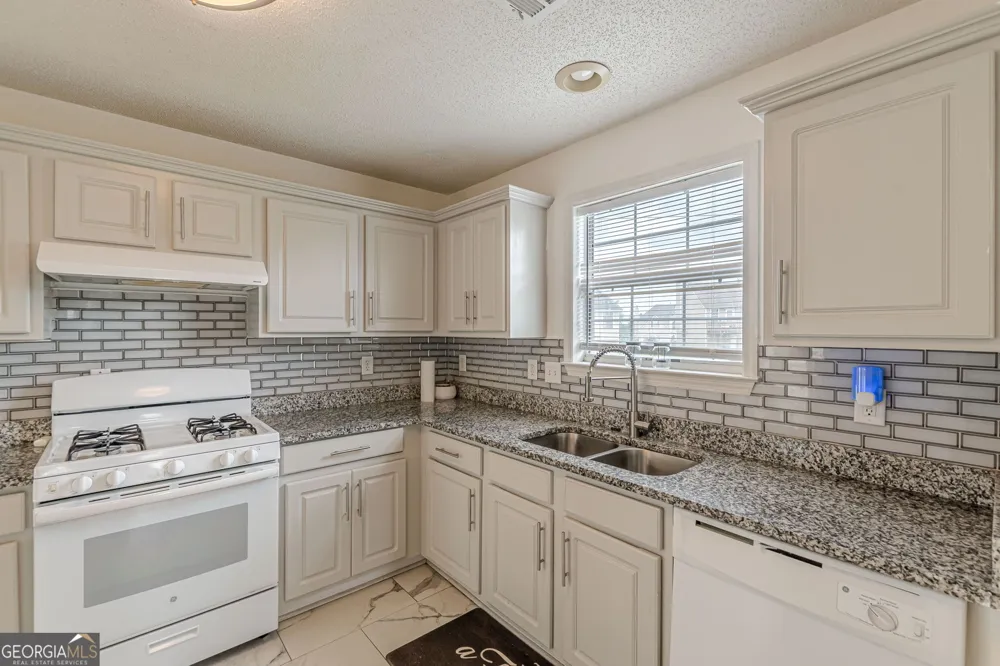 576 Ransom WAY Stockbridge, GA 30281