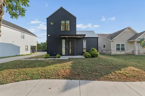 3520 S 4TH