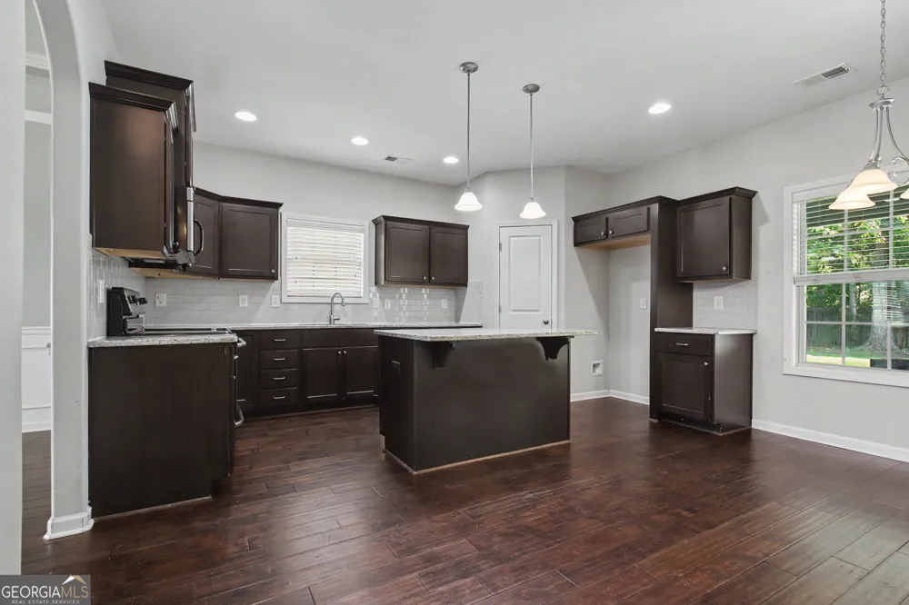 329 Briandwood DR Newnan, GA 30265