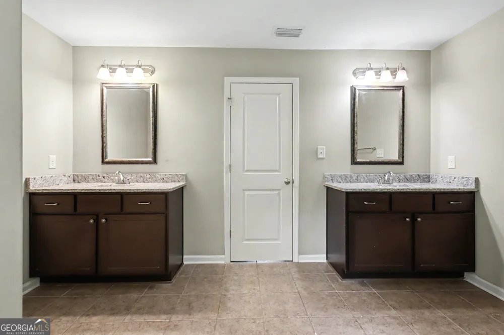 329 Briandwood DR Newnan, GA 30265
