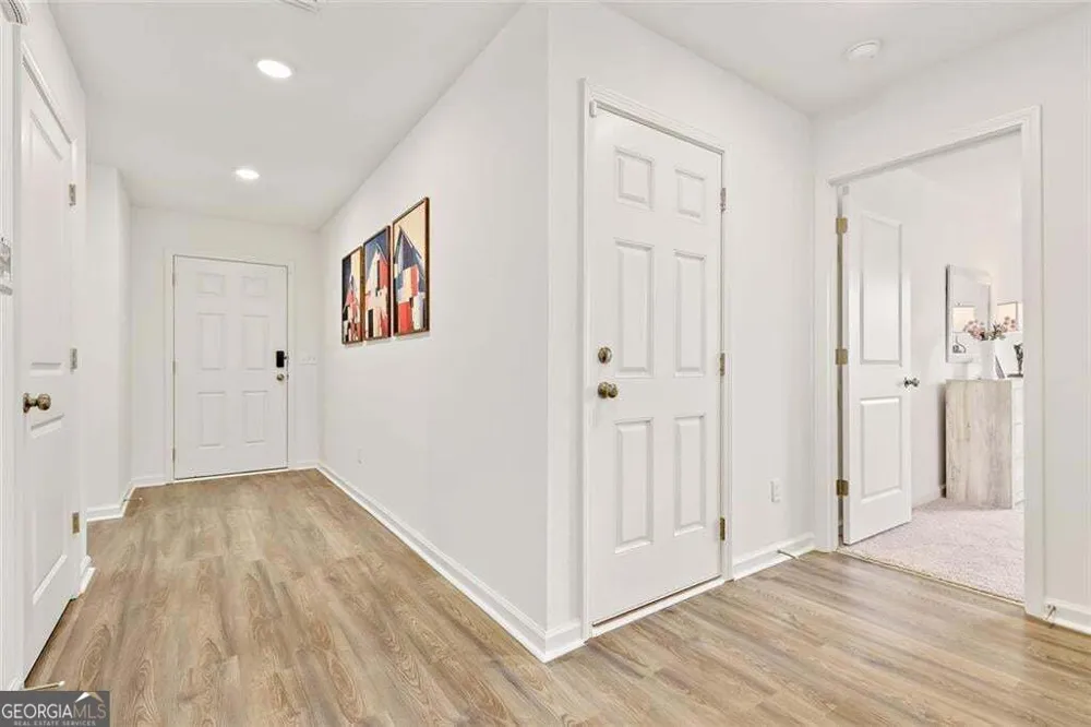 221 Woodlake LNDG Hartwell, GA 30643