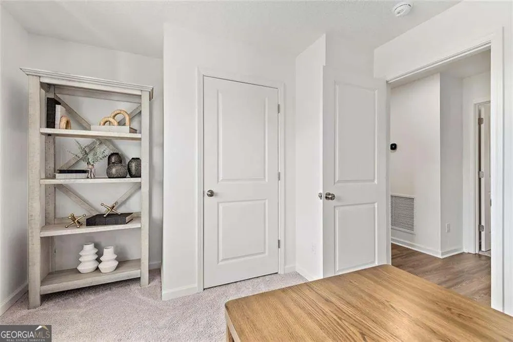 221 Woodlake LNDG Hartwell, GA 30643