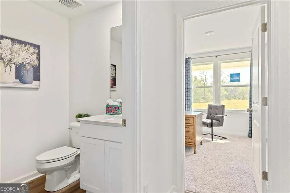 221 Woodlake LNDG Hartwell, GA 30643