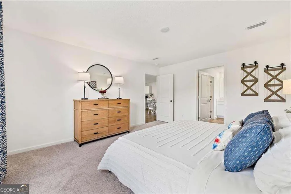 221 Woodlake LNDG Hartwell, GA 30643