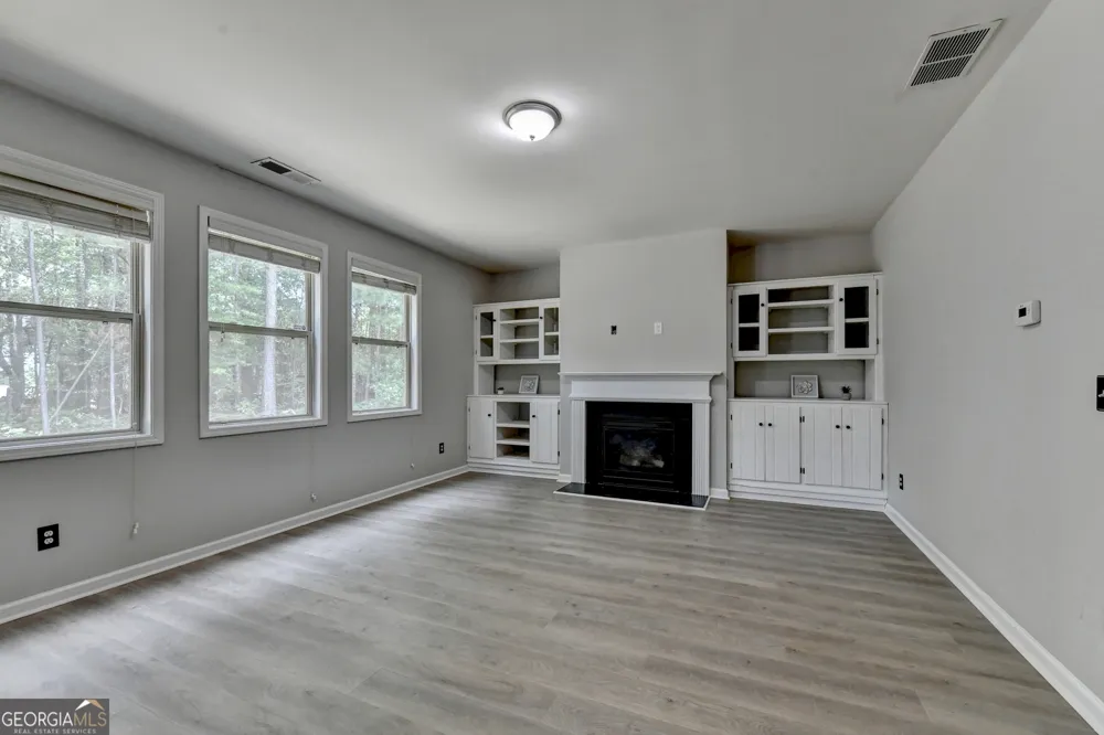 3473 Fallen Oak DR Buford, GA 30519