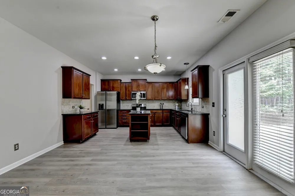 3473 Fallen Oak DR Buford, GA 30519