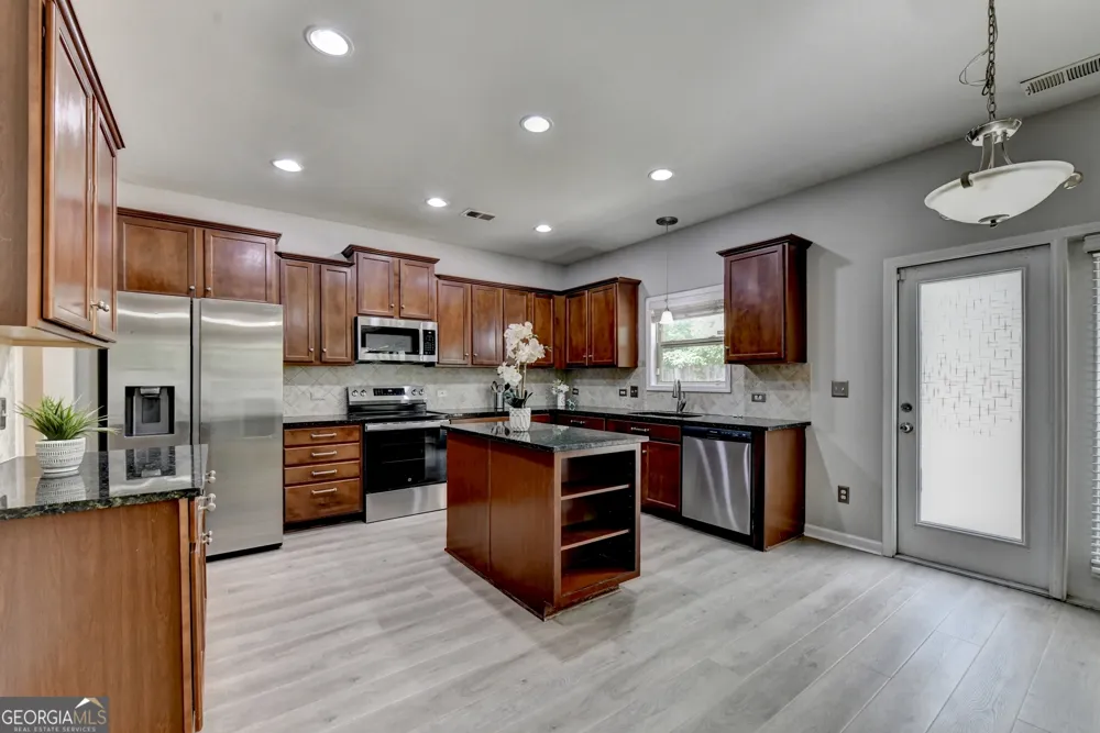3473 Fallen Oak DR Buford, GA 30519
