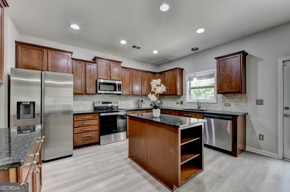 3473 Fallen Oak DR Buford, GA 30519
