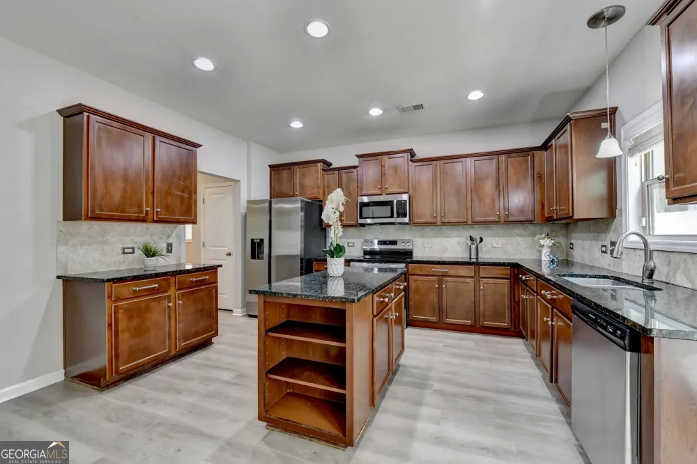 3473 Fallen Oak DR Buford, GA 30519