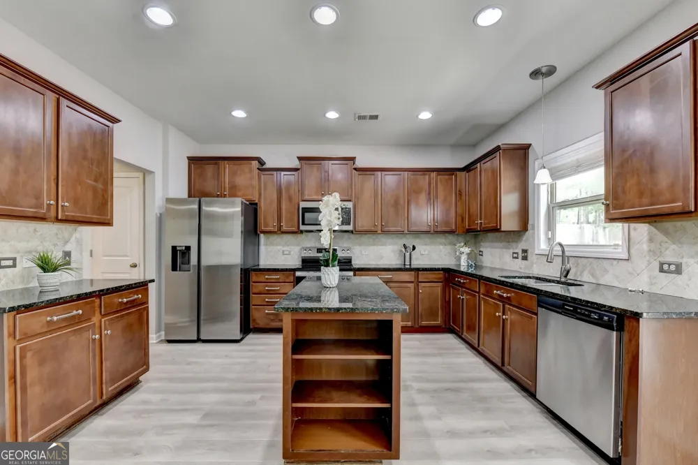 3473 Fallen Oak DR Buford, GA 30519