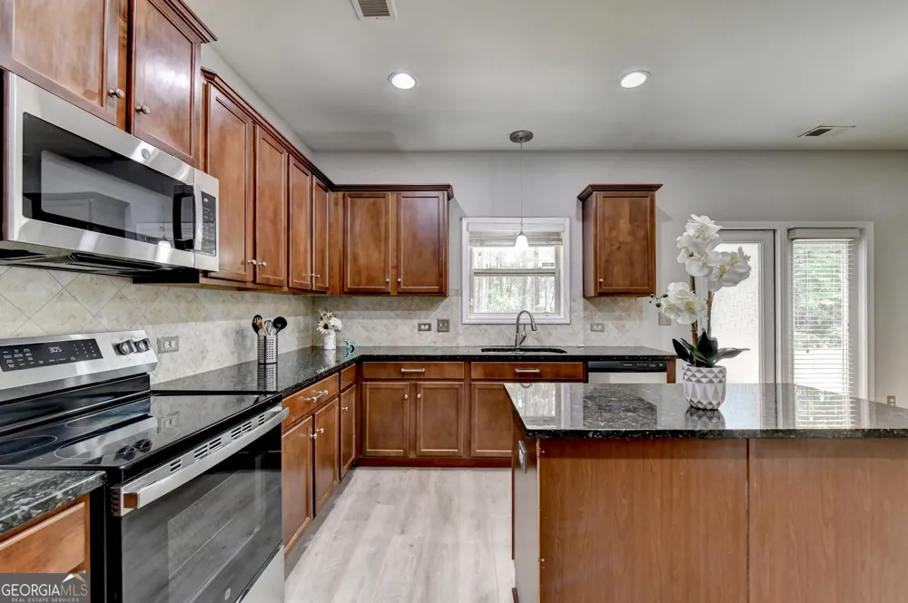 3473 Fallen Oak DR Buford, GA 30519