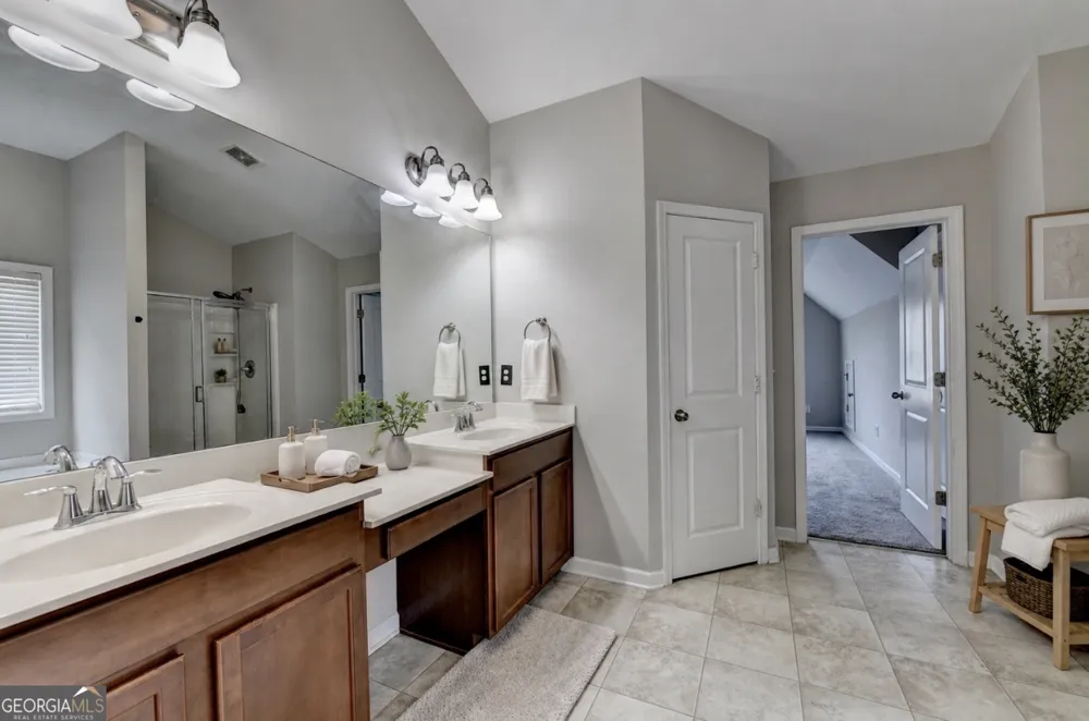 3473 Fallen Oak DR Buford, GA 30519