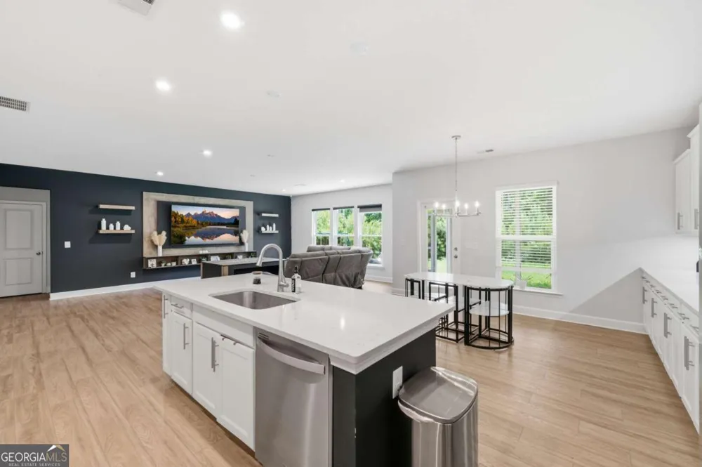 669 Fairway DR Acworth, GA 30101