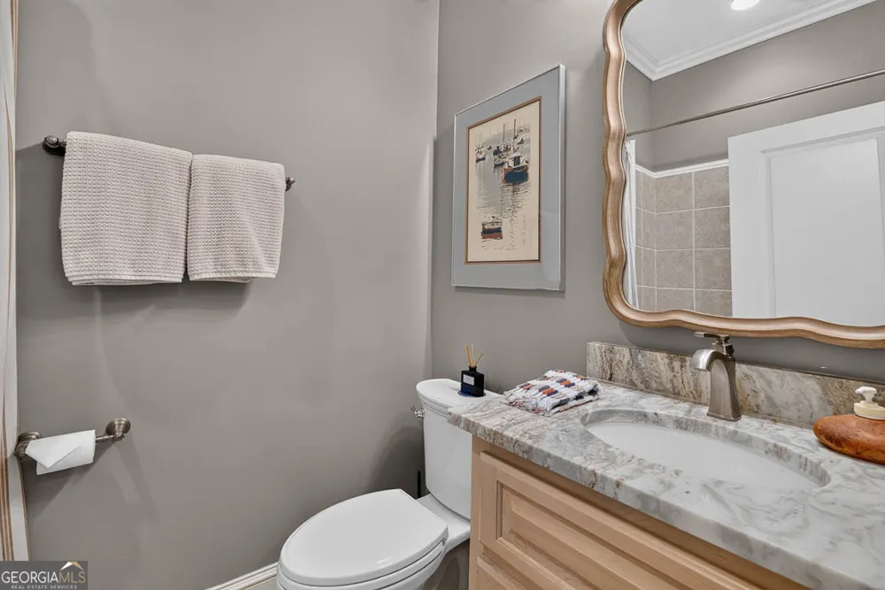 107 Broad ST Darien, GA 31305