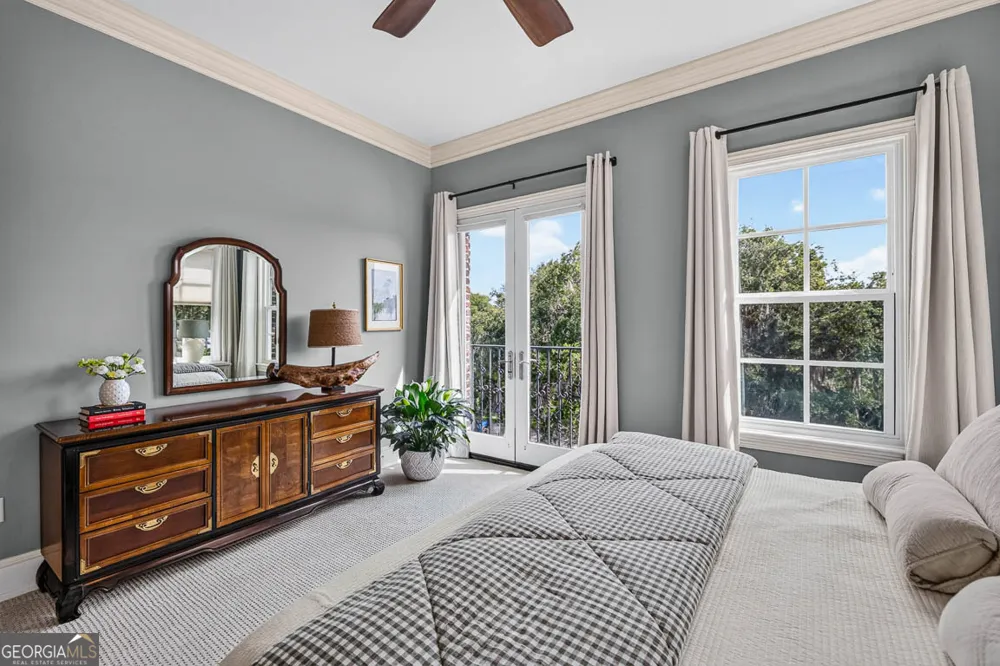 107 Broad ST Darien, GA 31305