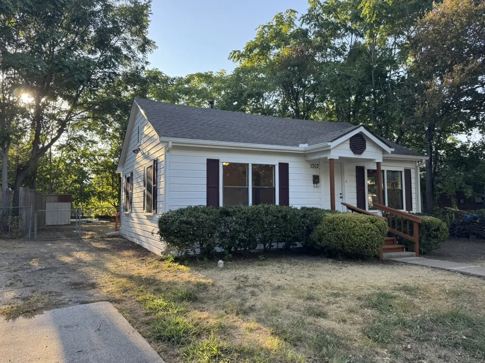 1307 Church Street Commerce, TX 75428