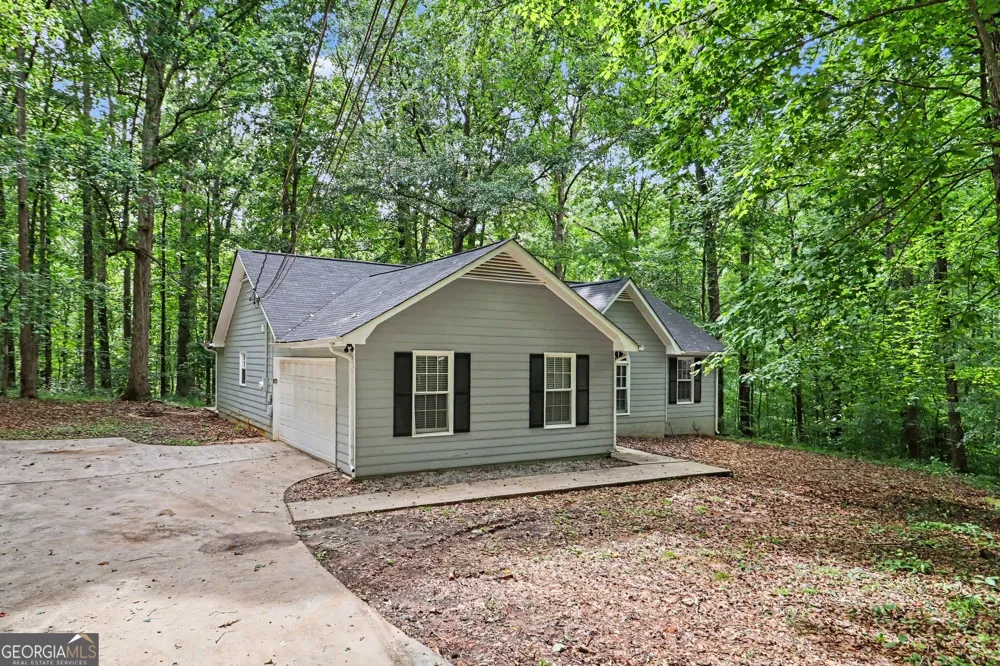 160 Vineyards DR Newnan, GA 30265