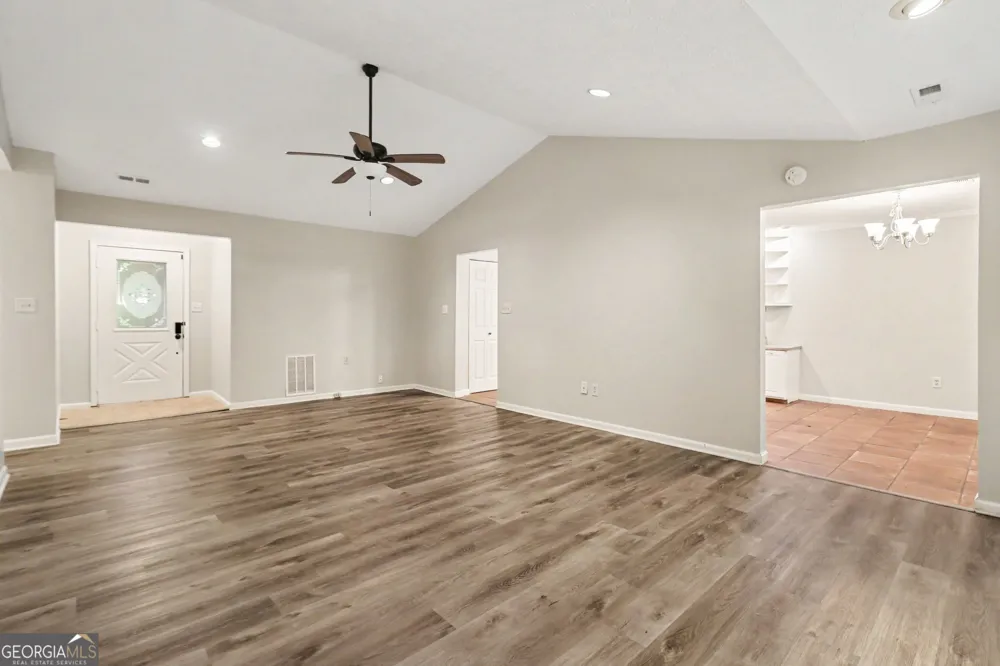160 Vineyards DR Newnan, GA 30265