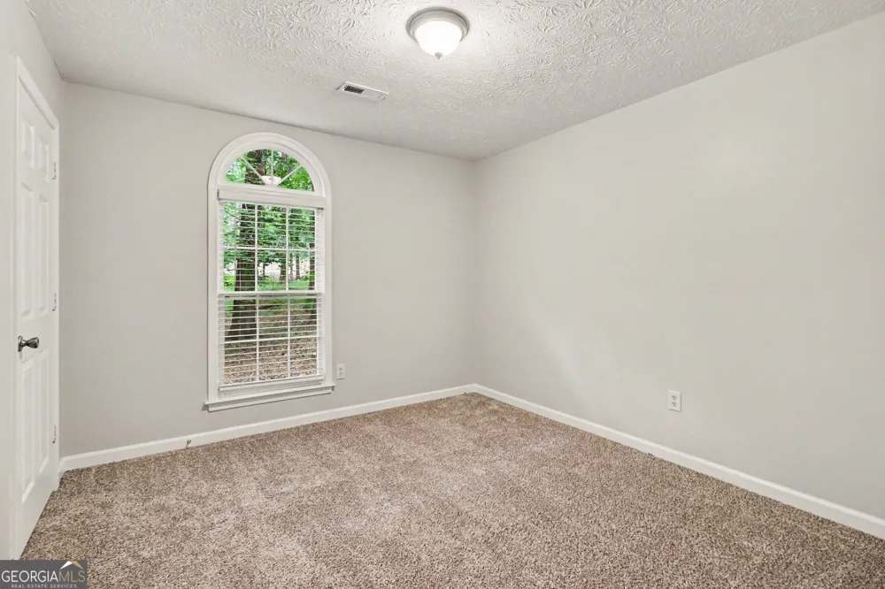 160 Vineyards DR Newnan, GA 30265
