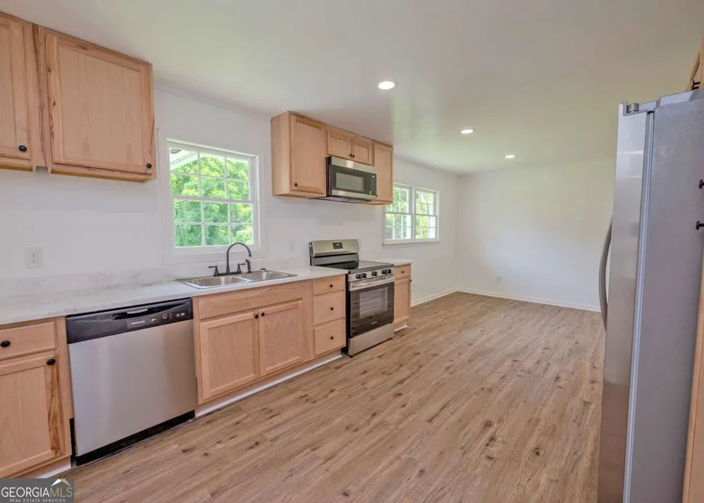 13 Brown ST Toccoa, GA 30577