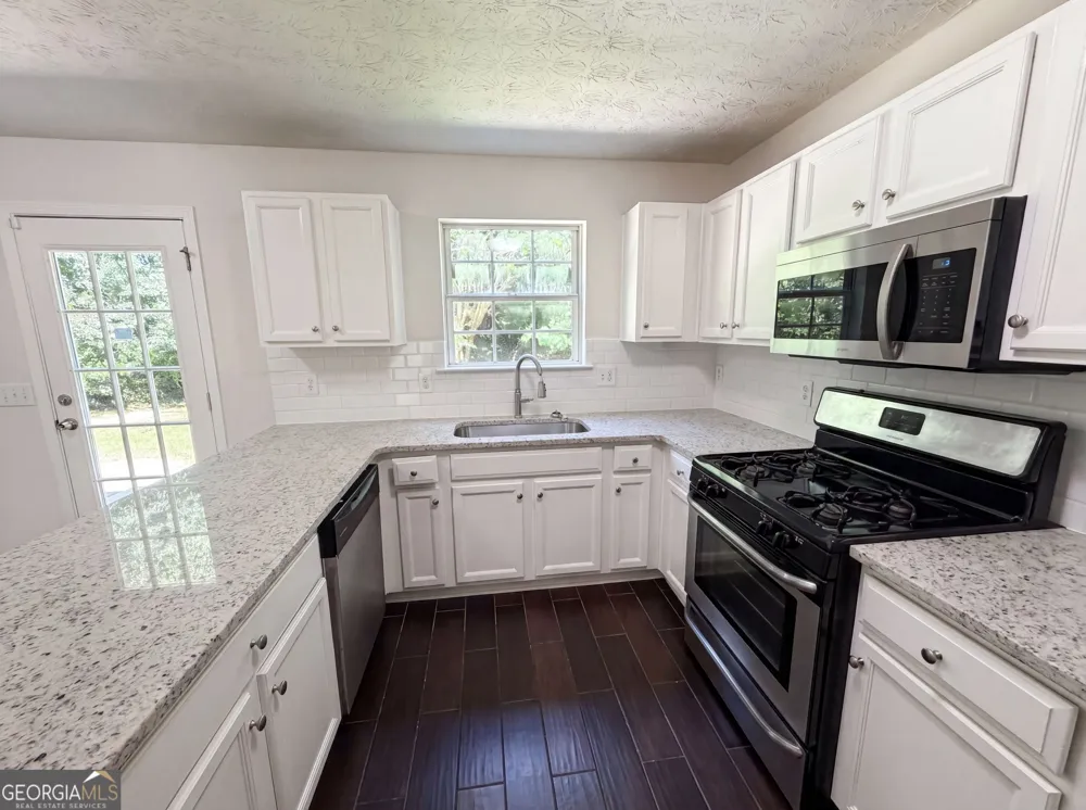 3582 Coveside CT Loganville, GA 30052