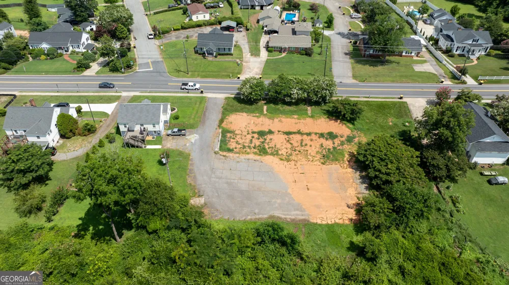 170 LaGrange ST Newnan, GA 30263
