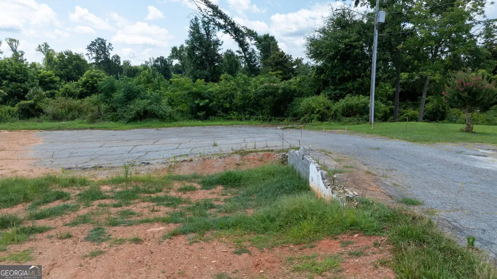 170 LaGrange ST Newnan, GA 30263