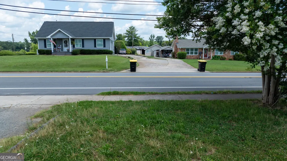 170 LaGrange ST Newnan, GA 30263