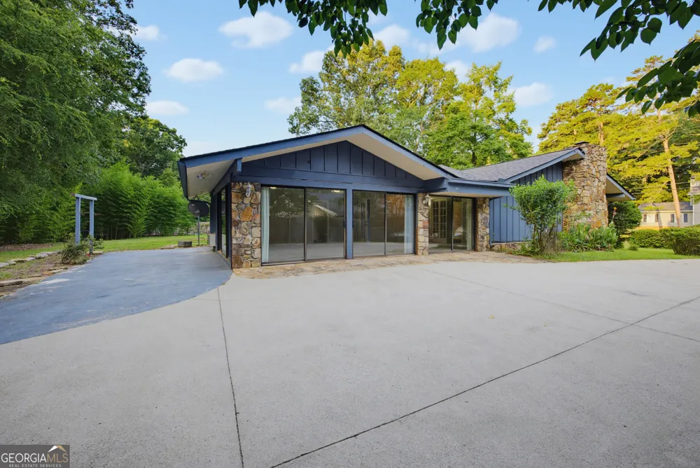 2544 Highland DR SE Conyers, GA 30013