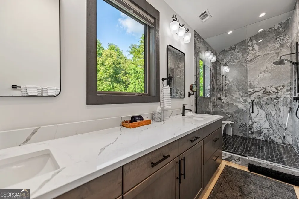 4275 Owltown RD Ellijay, GA 30536