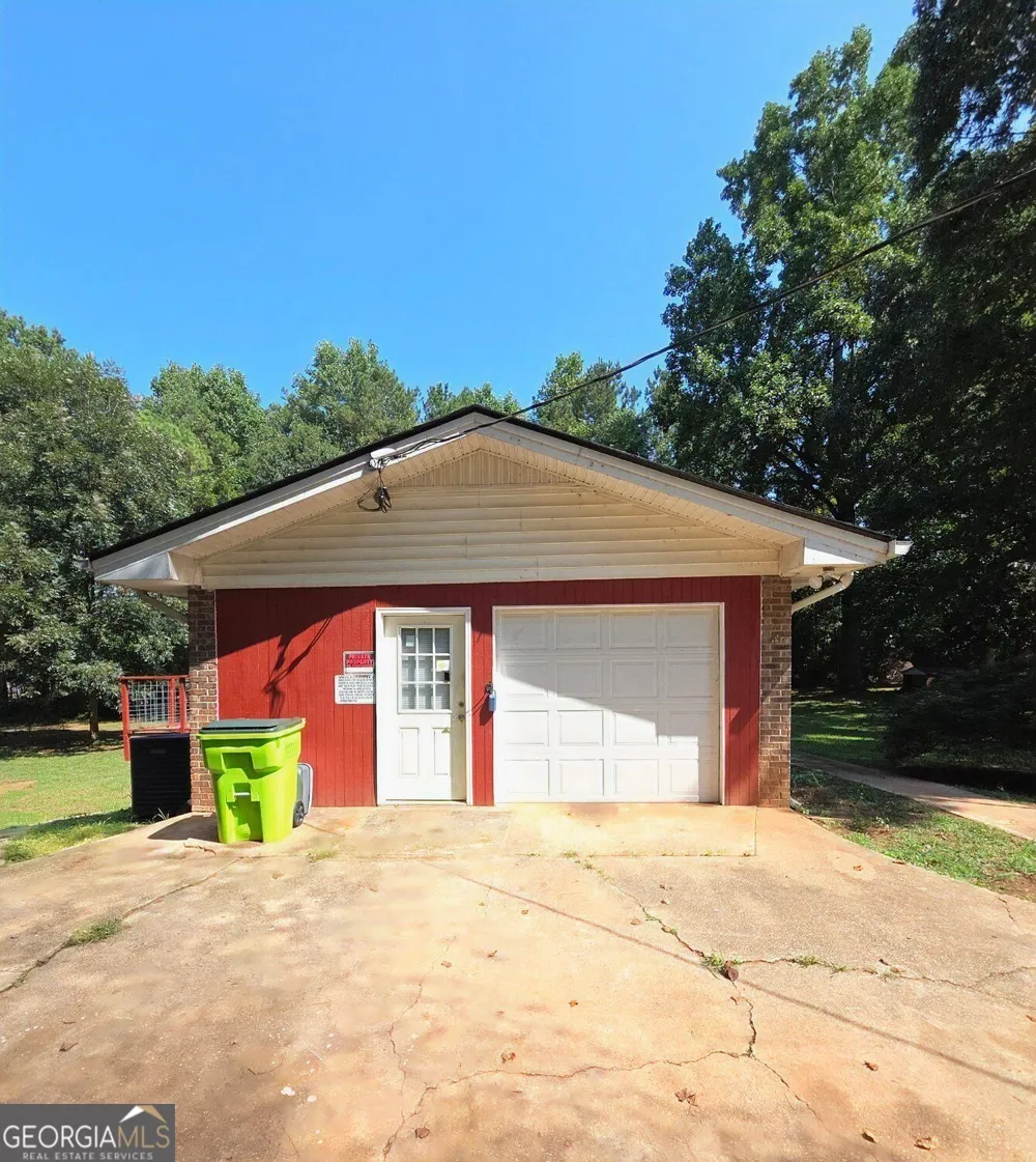 849 Swan Lake RD Stockbridge, GA 30281