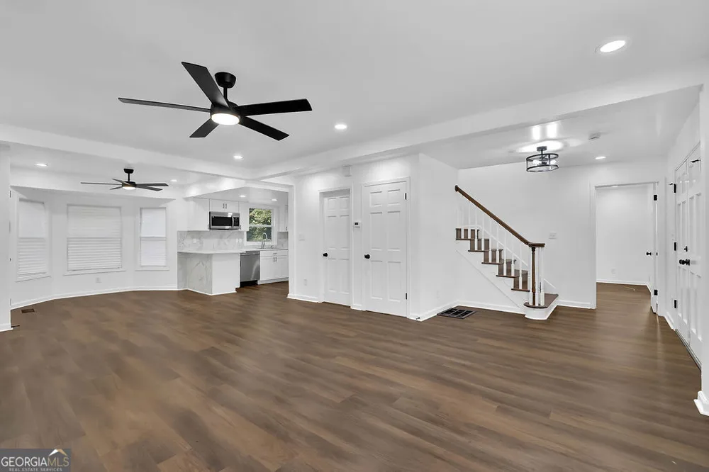 4247 Bingham CT Stone Mountain, GA 30083