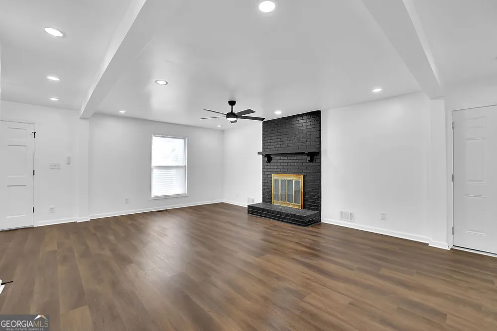 4247 Bingham CT Stone Mountain, GA 30083